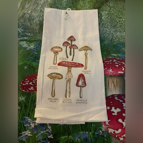 Embroidered Mushroom Classifications Towel, NWT - Picture 2 of 5